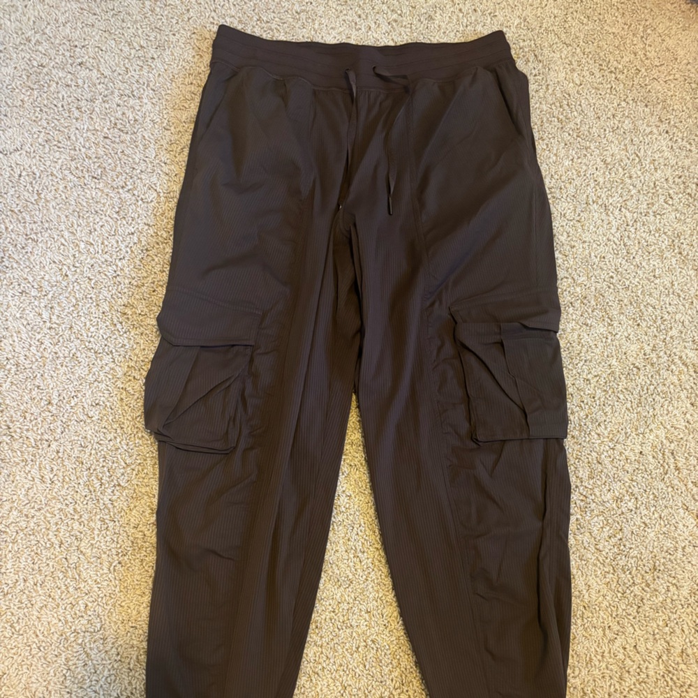 Lululemon Dance Studio Relaxed Fit-Mid RiseCargo Jogger.New, tags removed